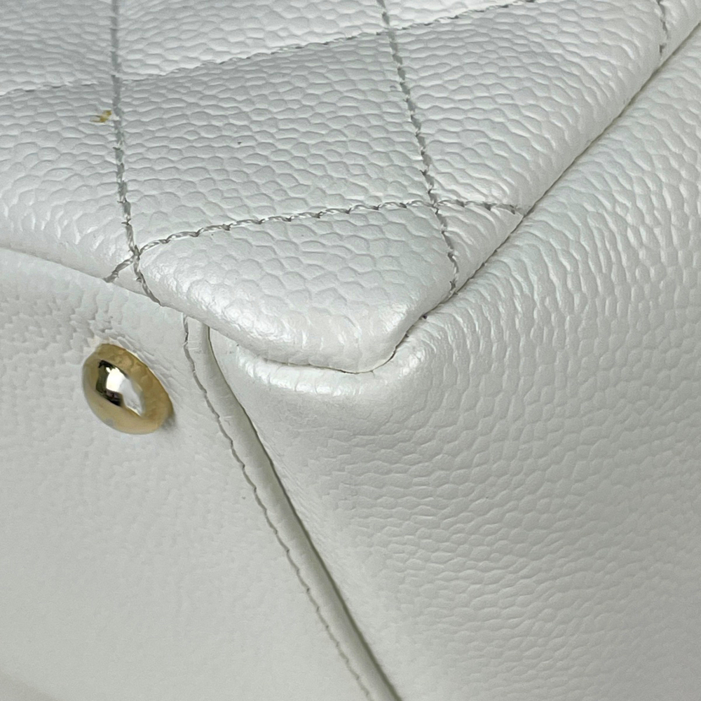 CHANEL Bag - Picture 3 of 9